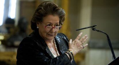 La alcaldesa de Valencia, Rita Barber&aacute;, esta ma&ntilde;ana en la presentaci&oacute;n de un libro en el Ayuntamiento. 