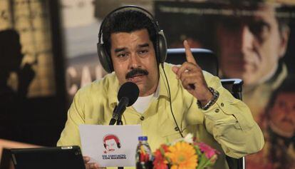 El presidente Maduro habla en su programa de radio. 