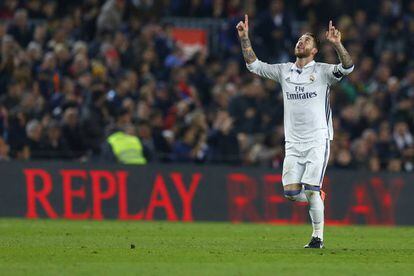 Sergio Ramos celebra el gol del empate ante el Barcelona.