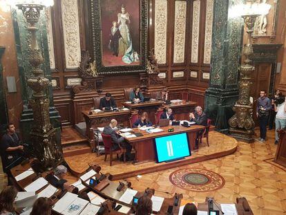 El pleno del Ayuntamiento de Barcelona, este viernes.