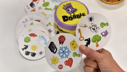 El juego de cartas Dobble, galardonado en percepción visual durante la Feria del Juguete en Olympia, el 21 de enero de 2020 en Londres, Inglaterra.