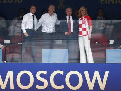 Macron, presidente de Francia, Infantino, presidente de la FIFA, Putin, presidente de Rusia, y Kolinda Grabar-Kitarovic, presidenta de Croacia, antes de la final. 