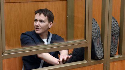Nadezhda S&aacute;vchenko escucha su sentencia en Donetsk este martes.