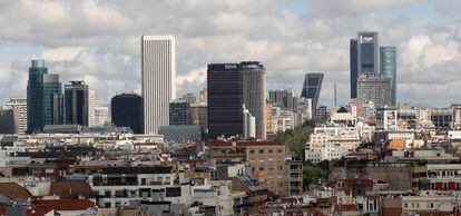 Vista de la zona de oficinas de Azca y del eje de la Castellana en Madrid.