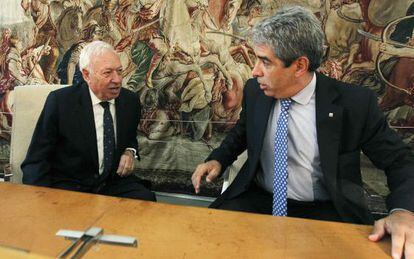 José Manuel García-Margallo (i), junto a Francesc Homs, imagen de archivo.