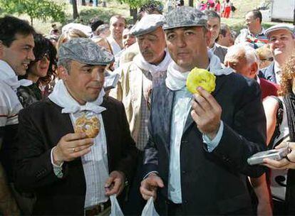 Rafael Simancas y Miguel Sebastián también aparecían de chulapos