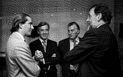 De izquierda a derecha, el arquitecto Gonzalo Urquijo, el ex secretario general del PP Ángel Acebes, el extesorero Luis Bárcenas y el presidente Mariano Rajoy. La imagen está incluída en el sumario judicial del 'caso Bárcenas'.