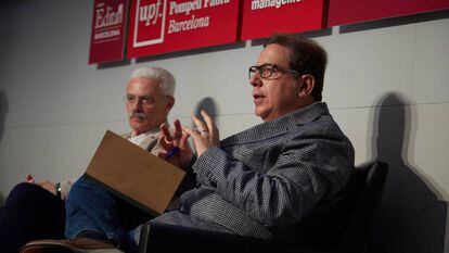 Guillermo Schavelzon (izquierda) y Ricardo Cayuela, ayer en el Foro Edita de Barcelona.
