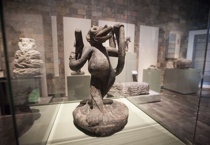 Mono Ehécatl, representa al Dios del viento. Fue encontrado en la avenida Pino Suárez en el centro de la Ciudad de México