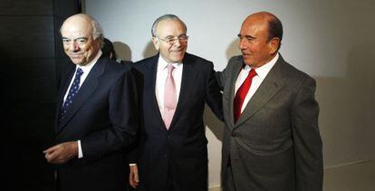 De izquierda a derecha, Francisco González, Isidro Fainé y Emilio Botín, en la reunión del Consejo Empresarial, en febrero de 2011.