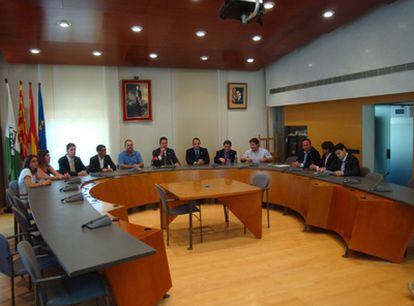 Pleno del Ayuntamiento de Lloret de Mar tras los altercados en la zona de discotecas.