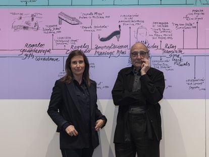 La comisaria de la muestra y directora artística de Bombas Gens Centre d’Art, Sandra Guimarães, y el artista Antoni Miralda este martes en Valencia.