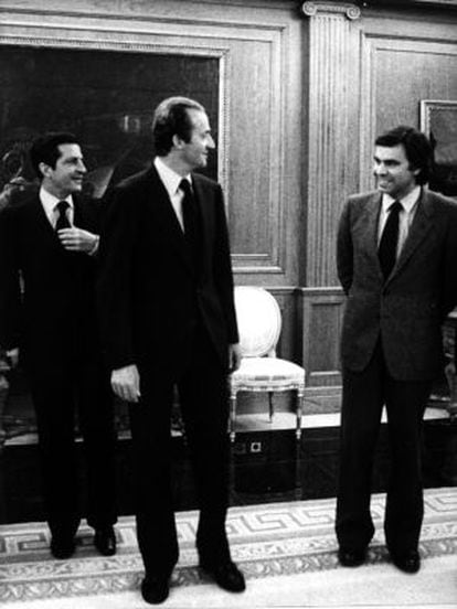 El Rey, Adolfo Su&aacute;rez y Felipe Gonz&aacute;lez, el 24 de febrero de 1981.