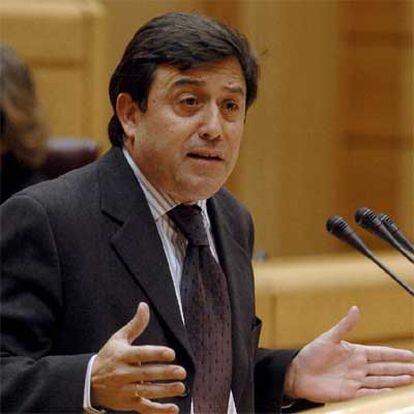 El portavoz socialista, José Ignacio Pérez Saenz, durante su intervención en el pleno del Senado.