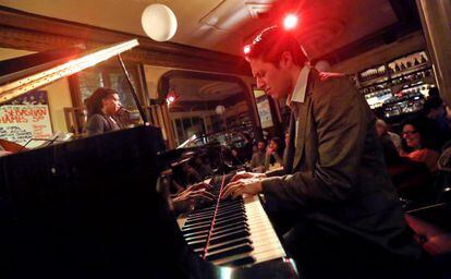 El pianista Sebasti&aacute;n Chames , el lunes en el Caf&eacute; Central.