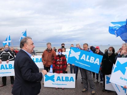 Alex Salmond, durante un acto electoral en Aberdeen el 1 de mayo.