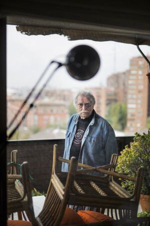 Ramón Masats en su casa de Madrid.