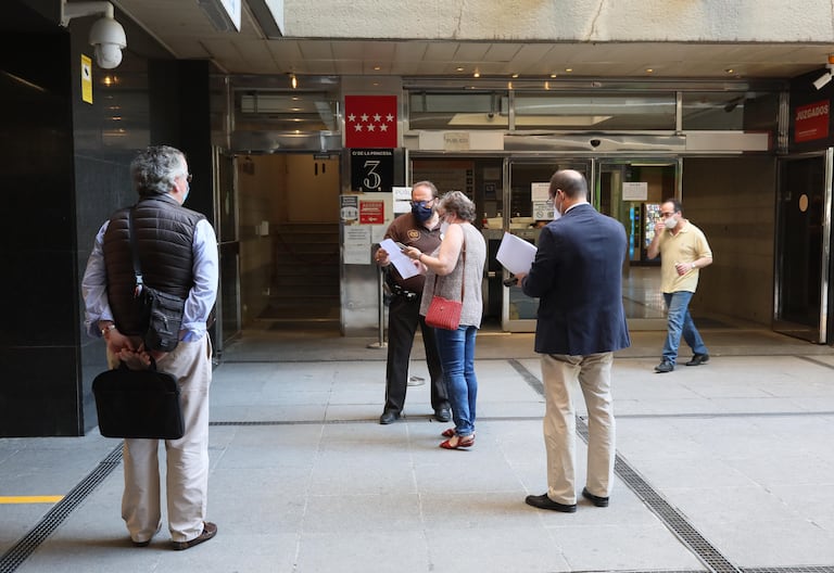 Entrada de los Juzgados de lo Social en la calle de la Princesa el pasado 5 de junio.