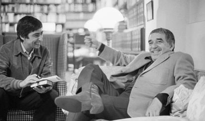 García Márquez en su casa de México DF tras ganar el Nobel.