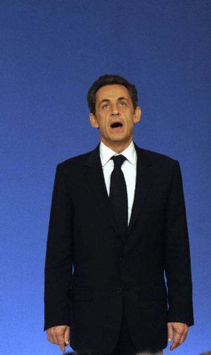 Sarkozy canta la 'marsellesa'
