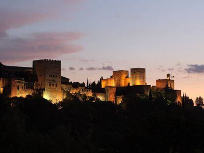 Atardecer en la Alhambra vista desde el Sacromonte.