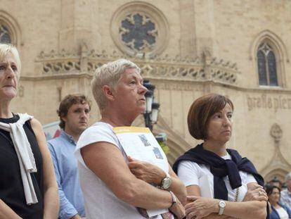 Minuto de silencio en el Ayuntamiento de Castellón tras el asesinato de Nerea y Martina.
 