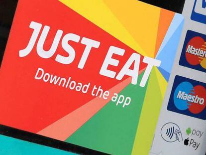 Logotipo de Just Eat en un establecimiento de restauración
