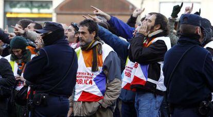 Manifestación de trabajadores de Telemadrid en la Puerta del Sol.