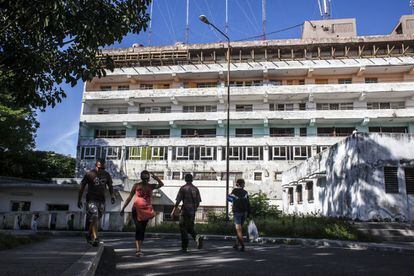 Trabajos de rehabilitación en el hospital Julio Trigo. Los centros hospitalarios necesitan en su gran mayoría obras de restauración, reconstrucción y mantenimiento.