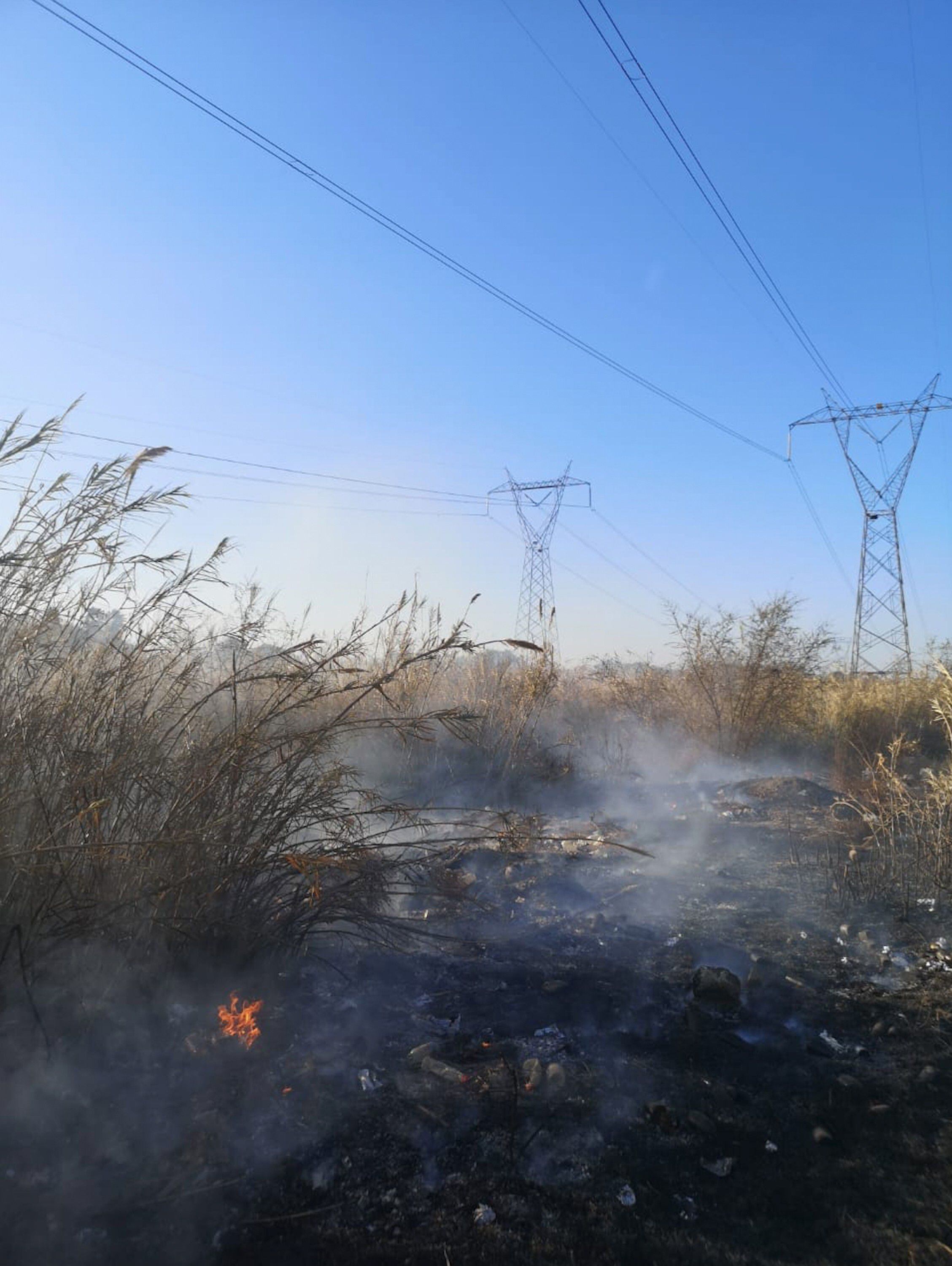 Imagen difundida por la CFE del incendio en Tamaulipas que supuestamente provocó el apagón.