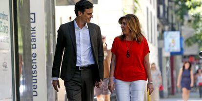 Pedro S&aacute;nchez y Susana D&iacute;az, a su llegada a la sede del PSOE en Madrid.