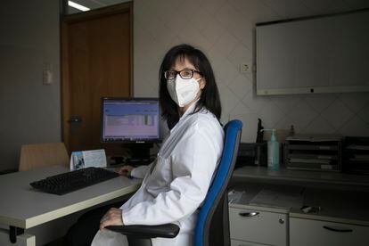 La doctora Natalia López Pareja, es su consulta.