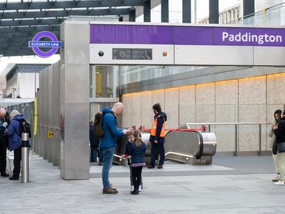 Entrada a la nueva estación de Paddington de la Elizabeth Line, en Londres