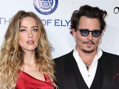 Johnny Depp y Amber Heard en una gala en Culver City, California, el 9 de enero de 2016.