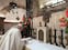 El Papa firma su encíclica en la cripta de la basílica de san Francisco de Asís, este sábado, en una imagen distribuida por el Vaticano.