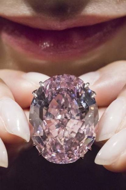 Primer plano del diamante Pink Star.