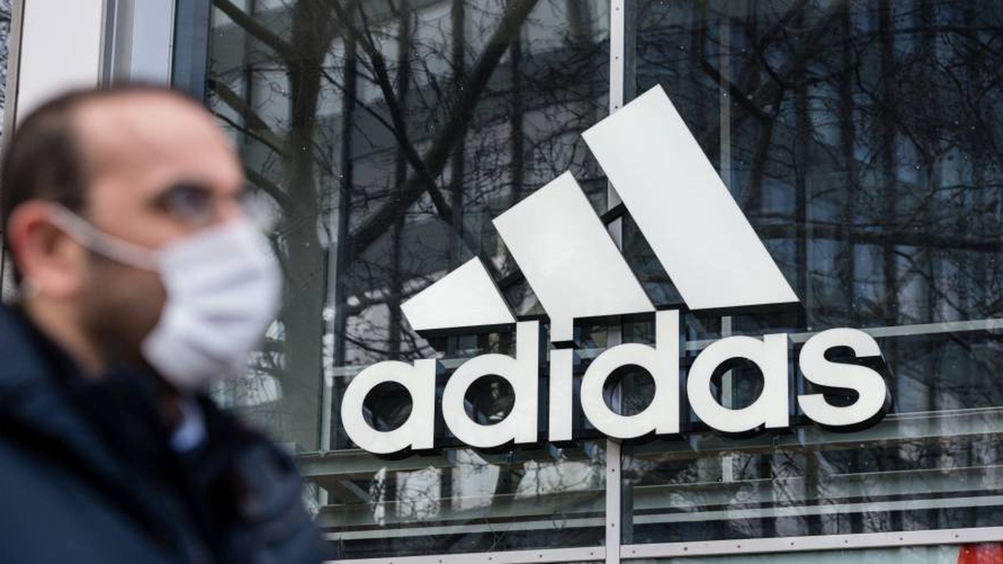 Párrafo Torbellino Contador Adidas España obtuvo 13,8 millones en 2021, el mayor beneficio de su  historia | Economía | EL PAÍS