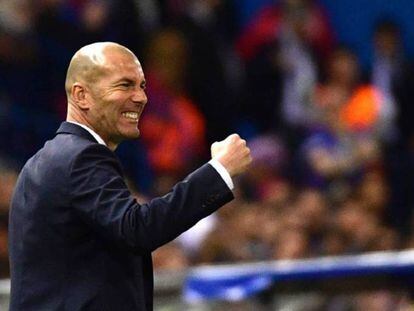 Zidane, durante un momento del partido en el Calderón.