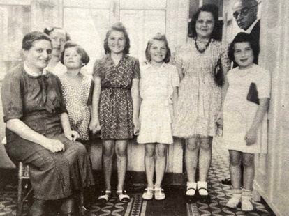 Girls in a clandestine school in Prague in 1941.