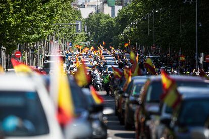 Aspecto de la manifestación en vehículos celebrada el pasado 23 de mayo por Vox por el centro de Madrid.