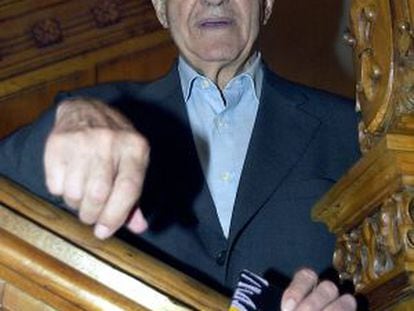 Antonio Lago Carballo, escritor y especialista en historia iberoamericana, en 2004