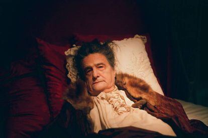 Jean-Pierre Léaud, actor fetiche de François Truffaut, como Luis XIV en el filme de Albert Serra.