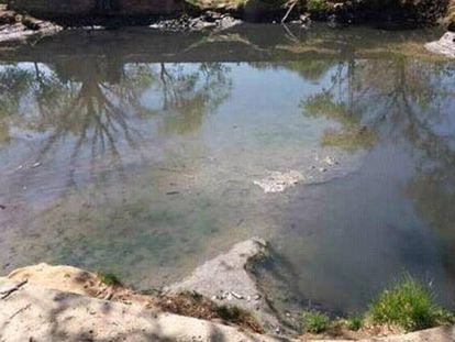 Una de las lagunas que, tras el sismo, ha visto bajar su nivel de agua.