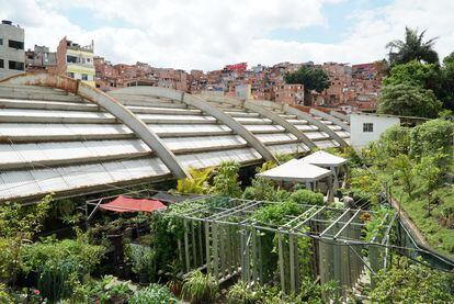 La huerta comunitaria orgánica Agro Favela Refazenda, en el pabellón social de la favela Paraisópolis, la segunda más grande de São Paulo, en noviembre de 2022.