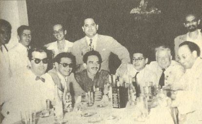 'Grupo de Barranquilla'. De izquierda a derecha, de pie: Alfredo Delgado, Carlos de la Espriella,Germán Vargas, Fernando Cepeda, Orlando Rivera (Figurita).