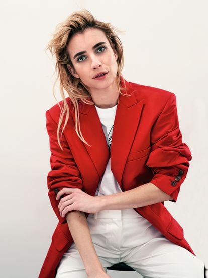 Emma Roberts lleva un club de lectura online con miles de seguidores.