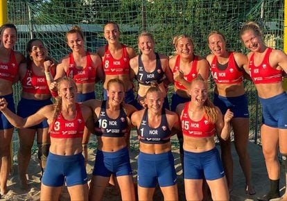 La selección noruega de balonmano playa fue multada en el pasado Europeo por llevar mallas cortas en lugar de las bragas-biquini.