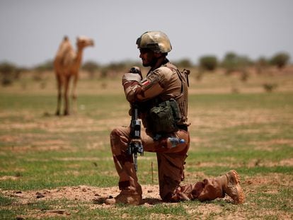 Un soldado francés de la Operación Barkhane durante una misión de control en Ndaki, Malí, el 27 de julio de 2019.