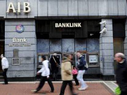 Una sucursal del banco Allied Irish Bank en Dublín (Irlanda). EFE/Archivo