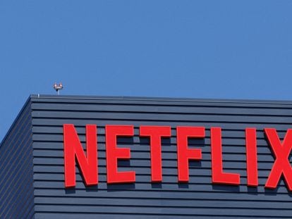 El logo de Netflix en la sede de la empresa en Los Ángeles.